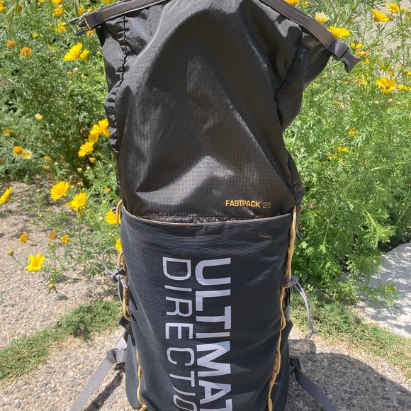 Ultimate Direction FastPack 25 backpack - Picture 6 of 11